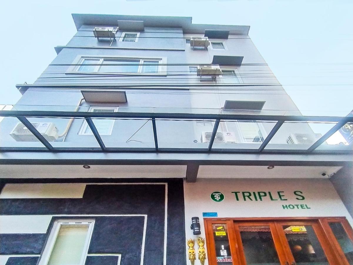 Oyo 91686 Triple S Hotel Malioboro Yogyakarta Exterior photo