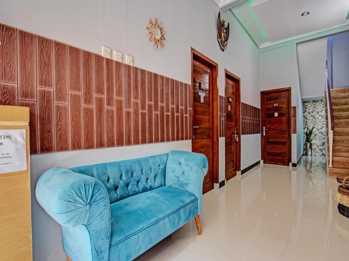 Oyo 91686 Triple S Hotel Malioboro Yogyakarta Exterior photo