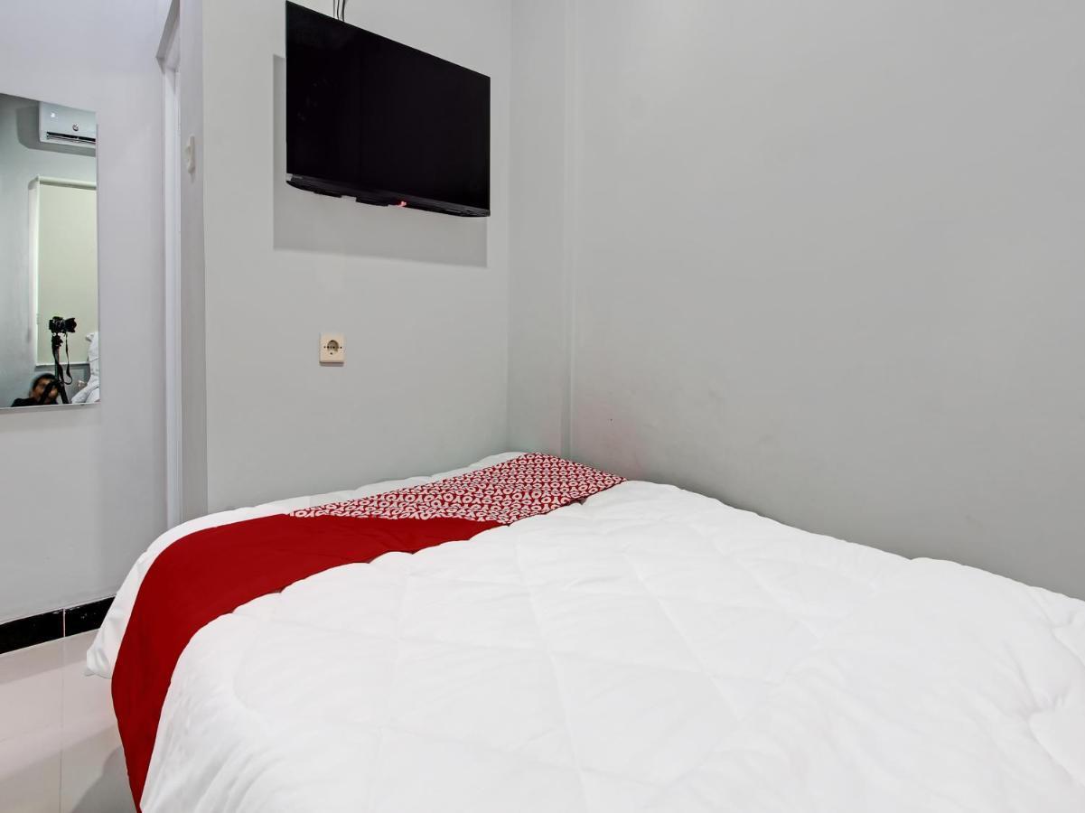 Oyo 91686 Triple S Hotel Malioboro Yogyakarta Exterior photo